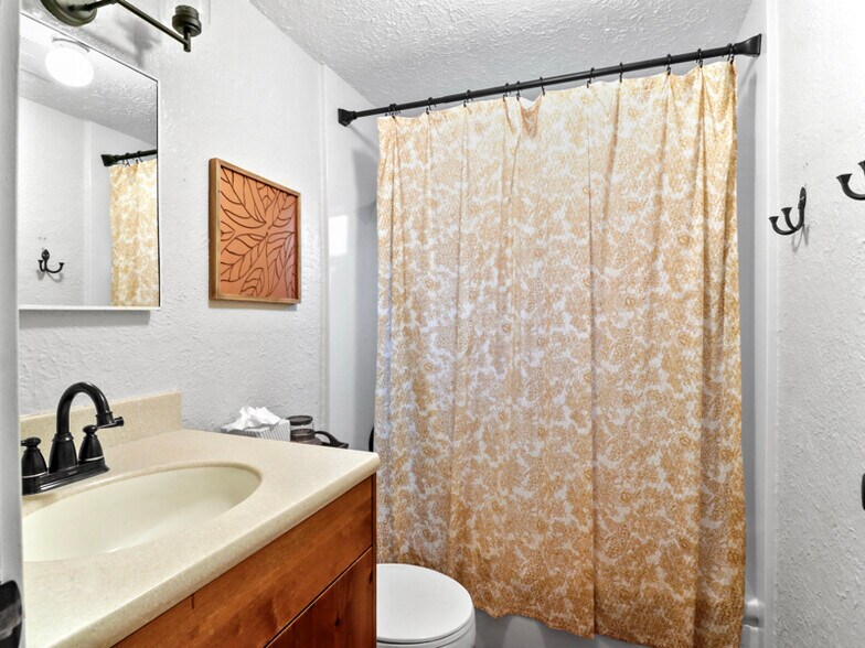 Building Photo - 4 Randall St