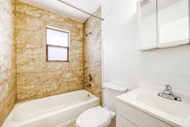 Building Photo - 2529 W Vermijo Ave