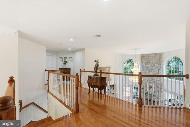 Building Photo - 1072 Safa St