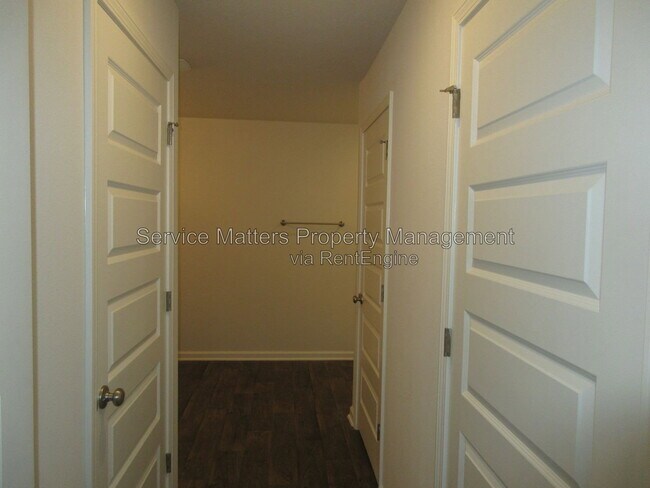 Building Photo - 5588 Lancelot Trl
