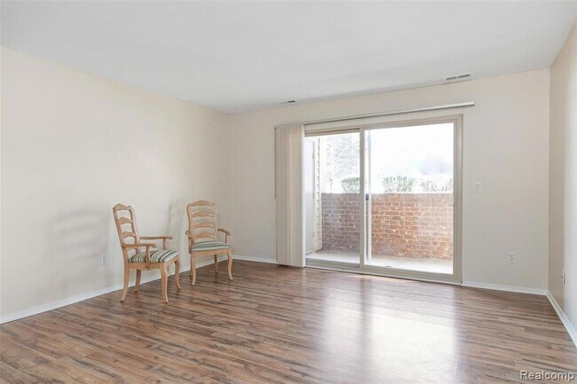 Building Photo - 2620 Greenstone Blvd