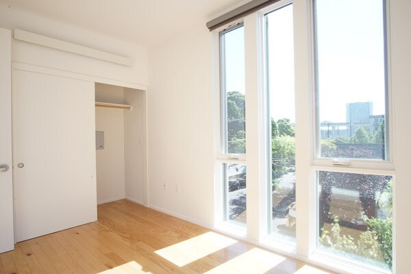 Building Photo - Incomparable Architecture in this 1 Bed + Bonus Room Townhouse!
