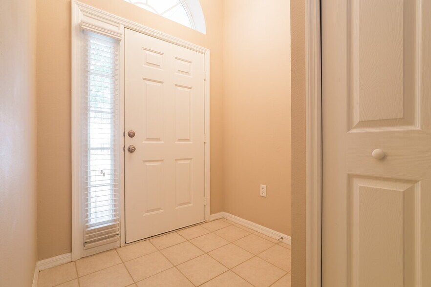 Building Photo - 125 Sterling Pine St