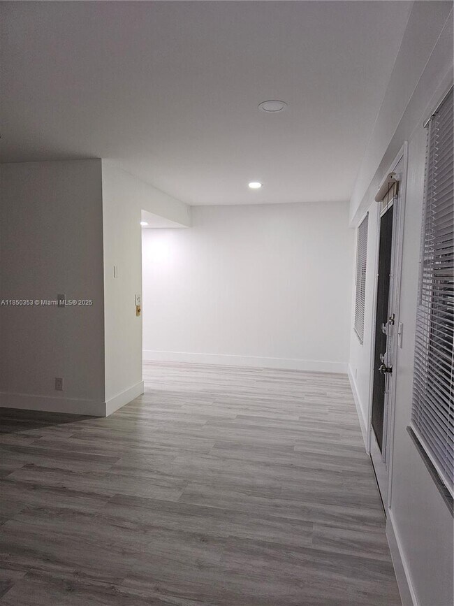 Building Photo - 13550 SW 6th Ct