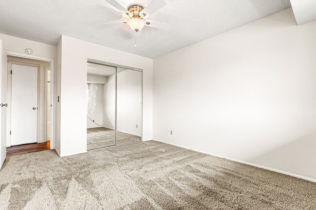 Building Photo - Remodeled 2B/2B East Boulder Apartment w/ ...