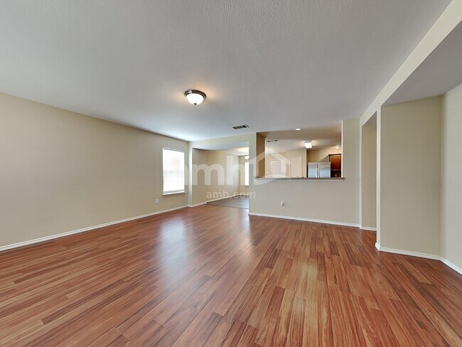 Building Photo - 210 Dartmouth Dr