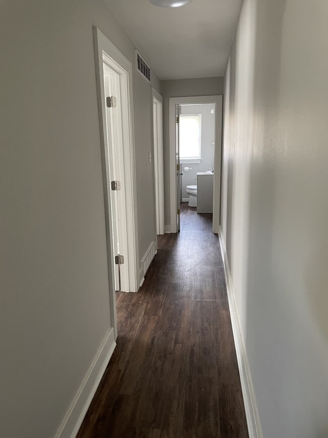 Building Photo - 1203 Madison St