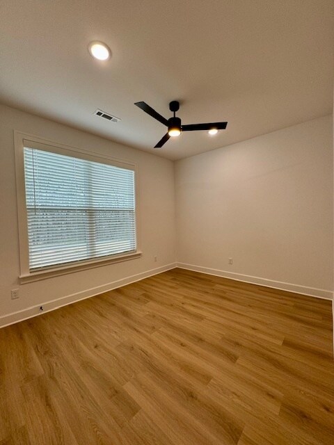 Building Photo - 5 Stoneleigh Ln