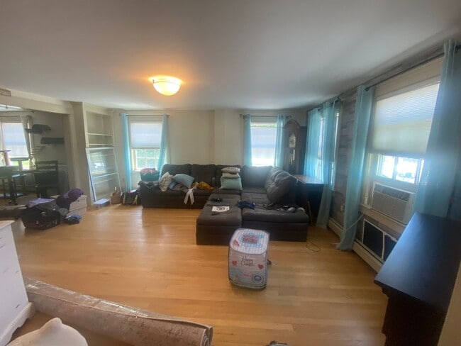 Building Photo - 2 Quechee Rd