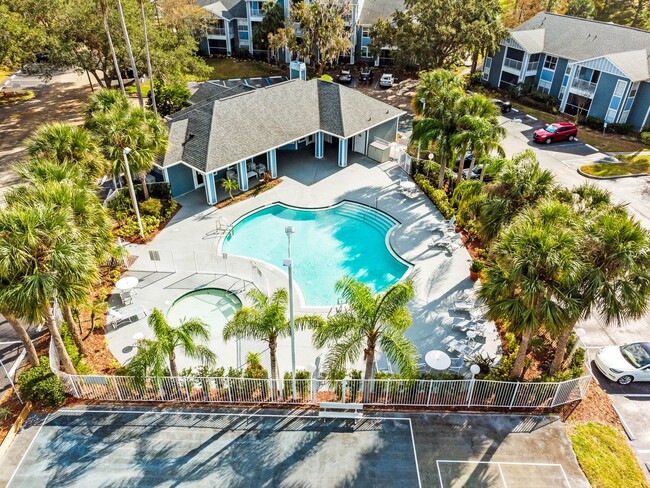 Building Photo - Beautiful LAKEFRONT Condo in Lake Mary ~ New Kitchen, New Flooring, Gated Community!