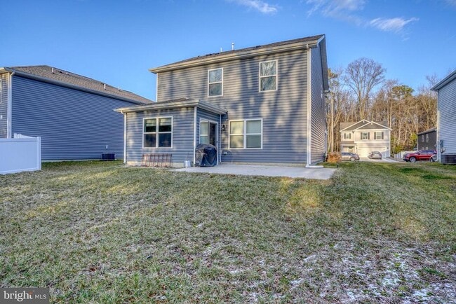 Building Photo - 124 Currant Cir