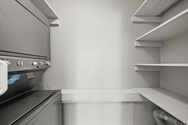 Building Photo - 260 El Dorado Blvd