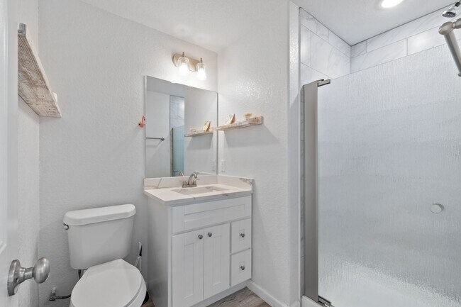 Building Photo - 139 W Palm