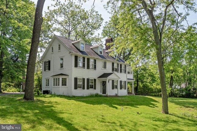 Building Photo - 1404 E Butler Pike