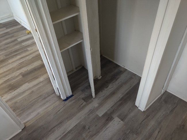 Building Photo - 90 Oak St