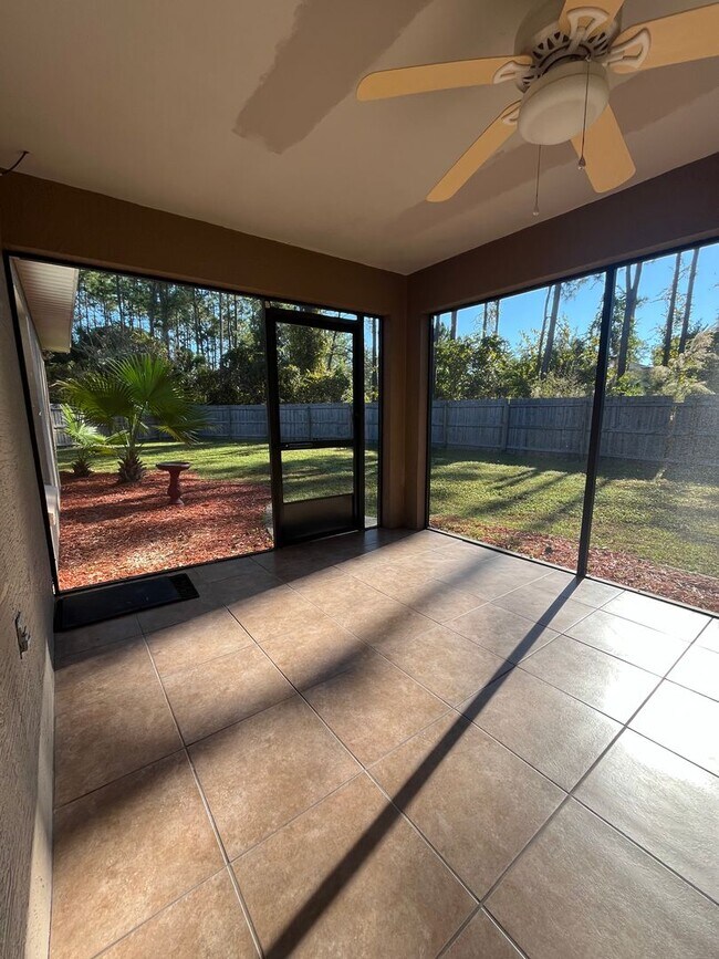 Building Photo - Beautiful Fenced in Yard on a cul-de-sac!!!