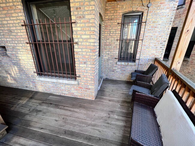 Building Photo - 3212 W Altgeld St