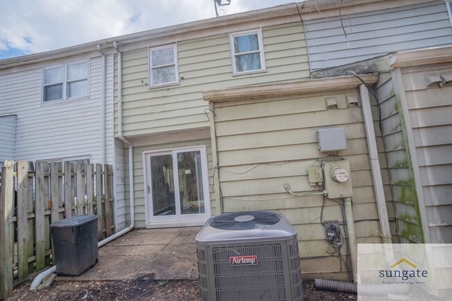 Building Photo - 6449 Union Ct