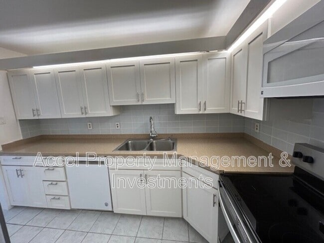 Building Photo - 600 Wichita Ave