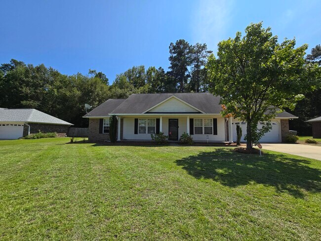 Building Photo - 3275 Oleander Dr
