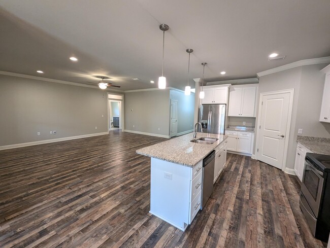 Building Photo - 8934 E River Dr