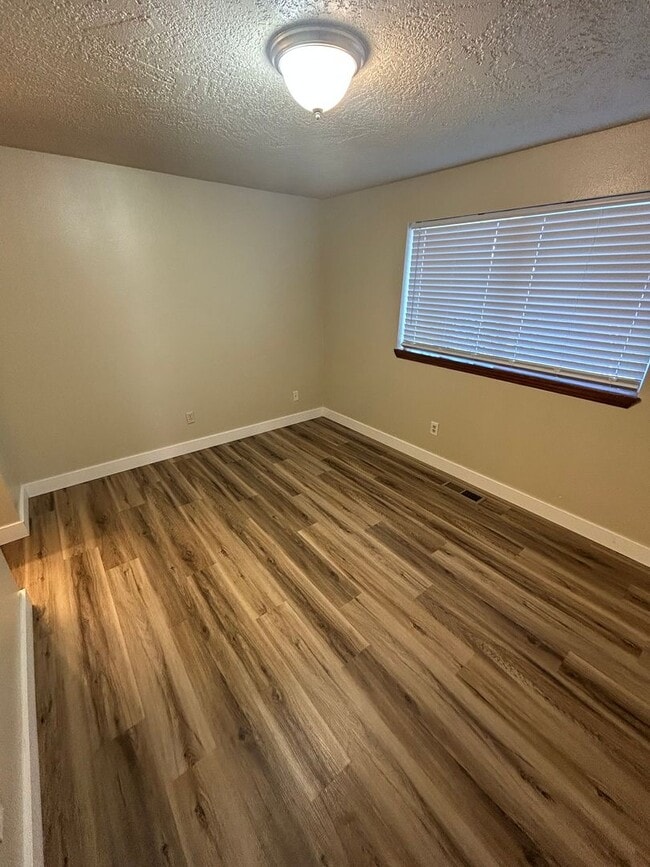 Building Photo - Renovated 3 Bedroom, 2 Bath Home in Newberg