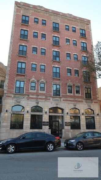 Building Photo - 4526 N Sheridan Rd