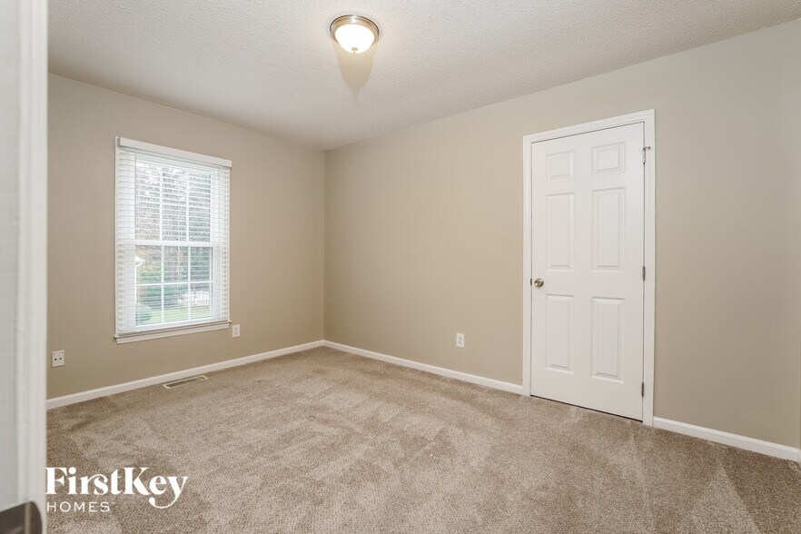 Building Photo - 4512 Princess Dr