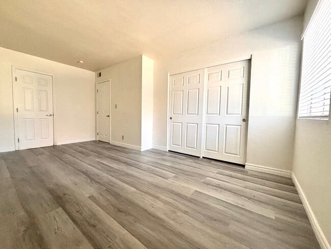 Building Photo - 5220 Indian River Dr