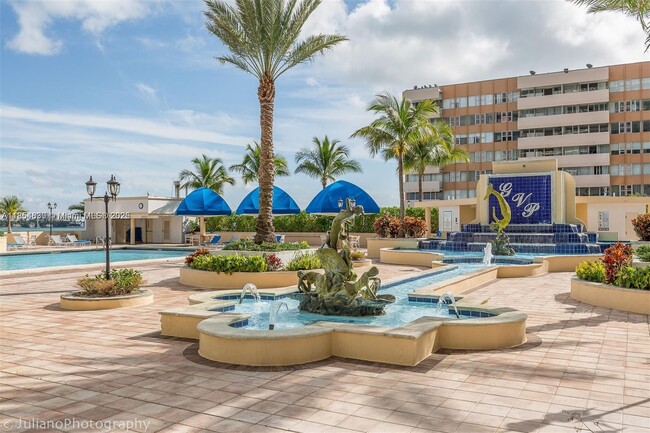 Building Photo - 1155 Brickell Bay Dr