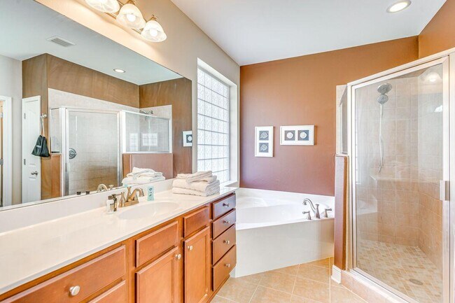 Building Photo - 895 Solimar Way