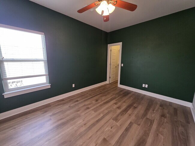 Building Photo - 6521 W Knoll View Way