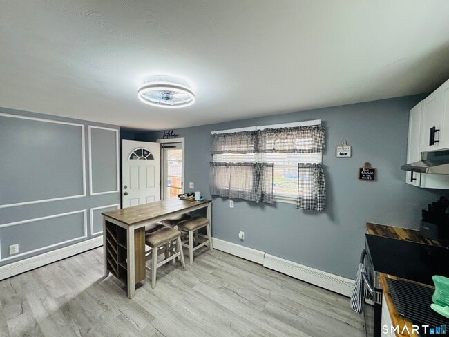 Building Photo - 150 View St