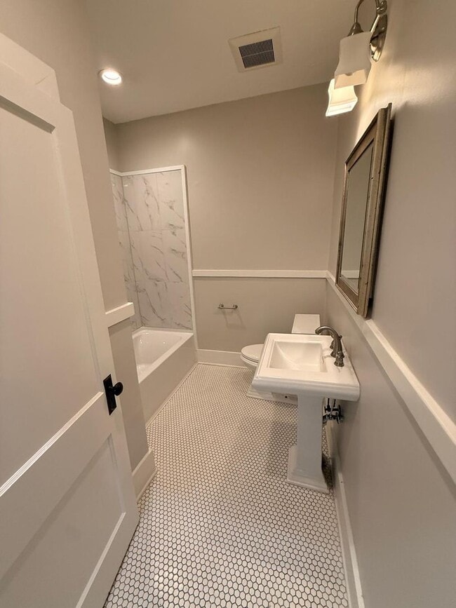 Building Photo - Fully Updated 3BR Home with Quartz Counters & Fenced Yard
