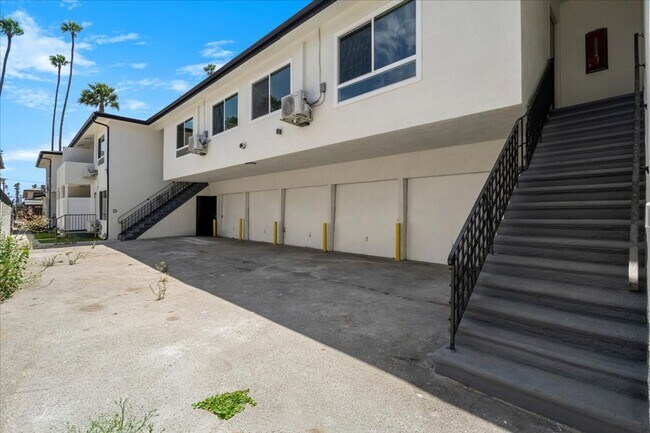 Building Photo - 317 E 97th St