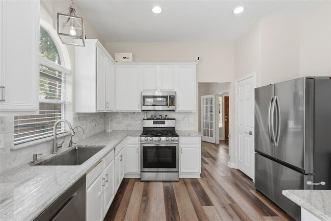 Building Photo - 28826 Forest Hill Dr