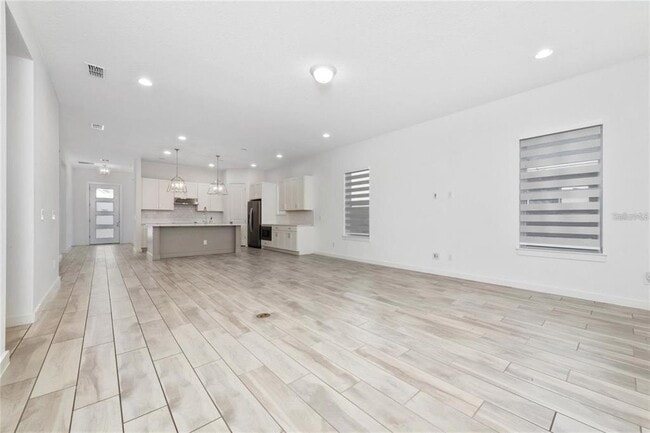 Building Photo - 8664 Dubochet St