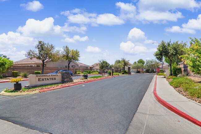 Building Photo - Immaculate 5-Bed, 3-Bath Entertainer’s Home on Over a Quarter Acre in Gated Riverwalk Ranch Manor...