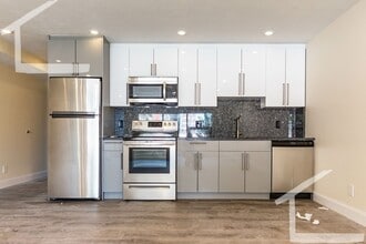 Building Photo - huge 950 sqf Studio unit in Brookline rent $2900 on 9/1