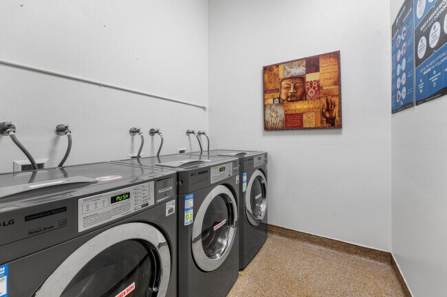 Building Photo - 3450 S Ocean Blvd