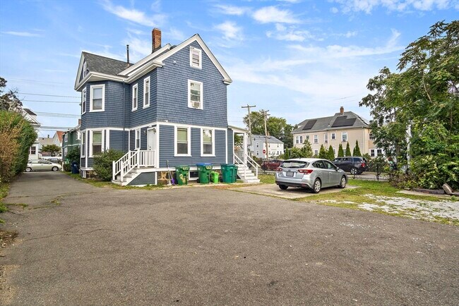 Building Photo - 263 Riverside Ave
