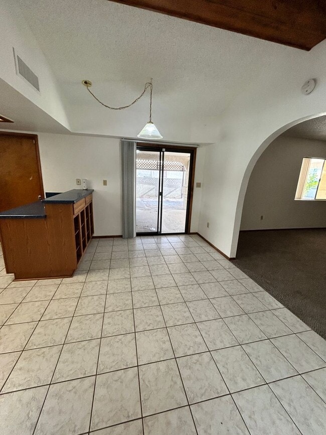 Building Photo - Great Unfurnished home!