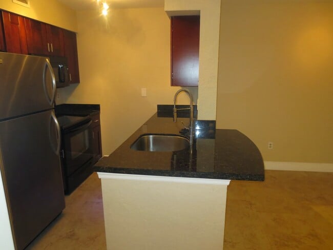 Building Photo - 2871 N Oakland Forest Dr