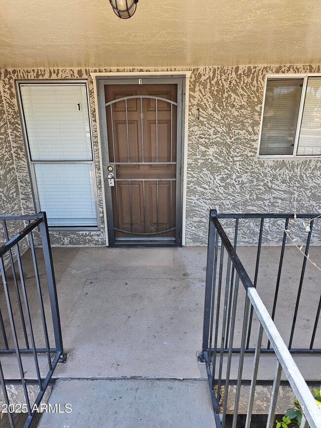 Primary Photo - 1345 E Campbell Ave