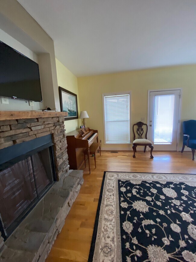 Building Photo - 149 Bowen Farm Rd