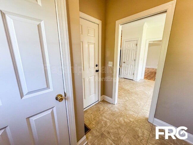 Building Photo - 2426 Pinetops Dr