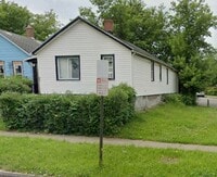 Building Photo - Large Single Family House Available Soon 3 Bedrooms