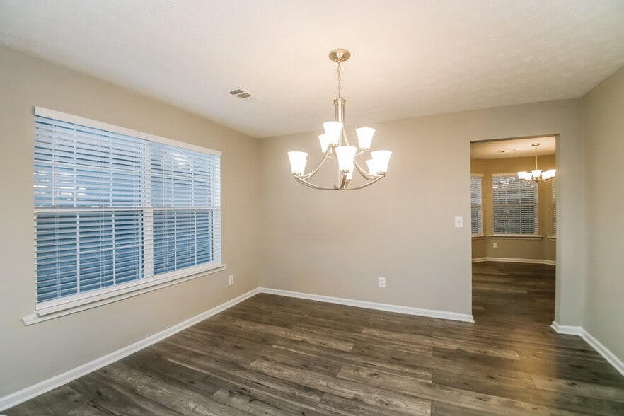 Building Photo - 3818 Landgraf Cove