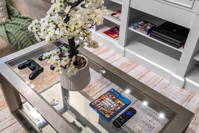 Building Photo - 13075 Old West Ave