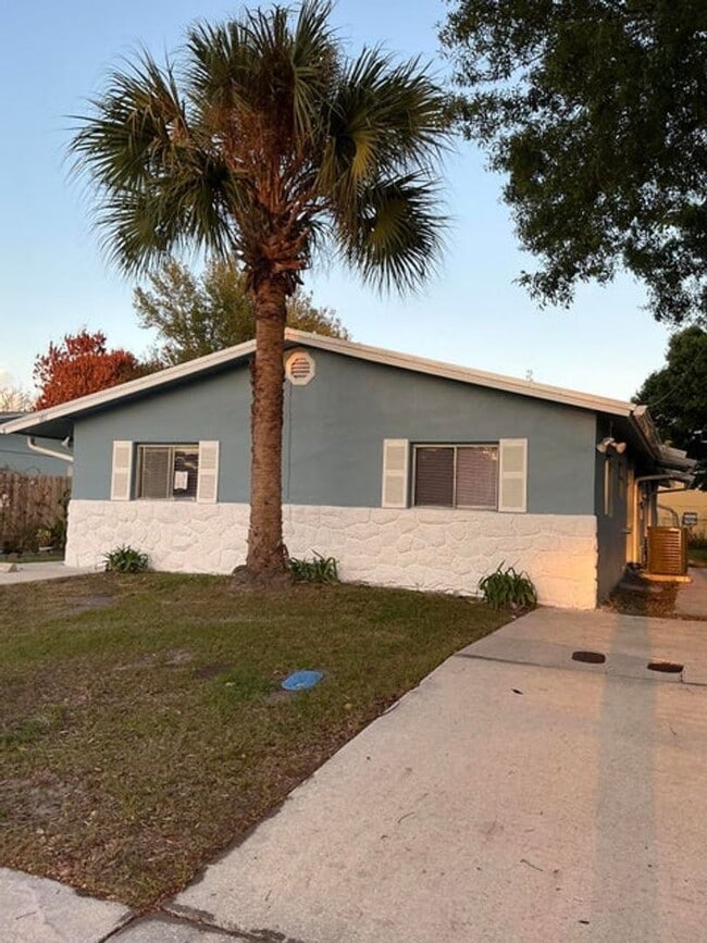 Building Photo - Ft Pierce Rental